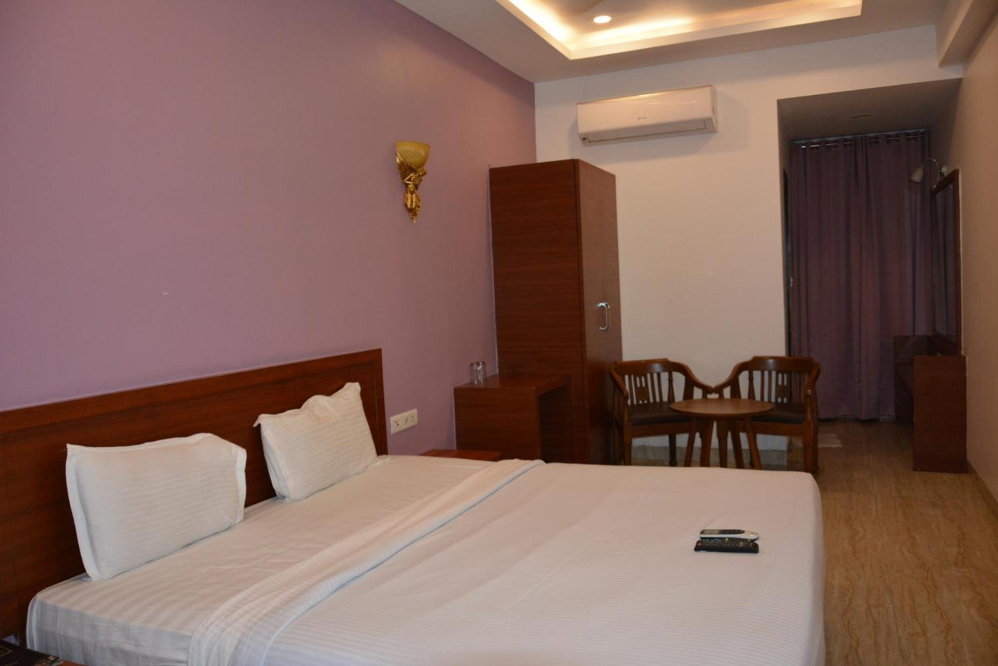 Hotel The Grand Neelam Rāipur Esterno foto